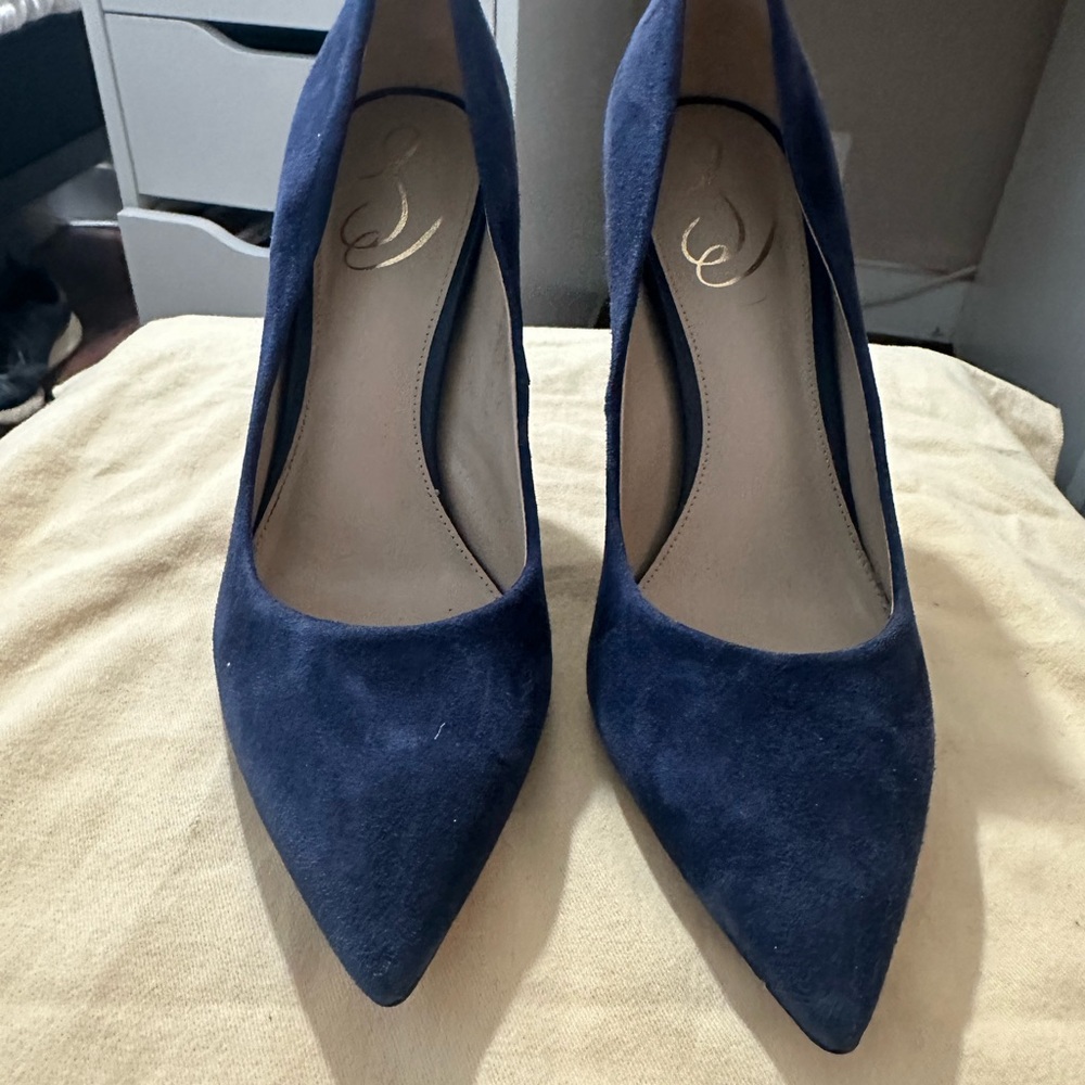 Navy blue suede 4 inch pumps
